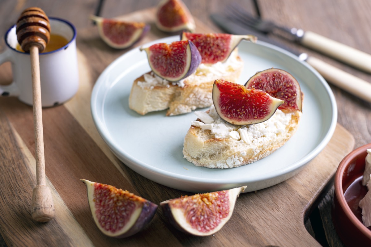 Fig and cheese crostini with honey drizzle